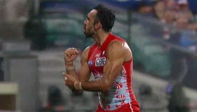 Goodes' war cry steals the show