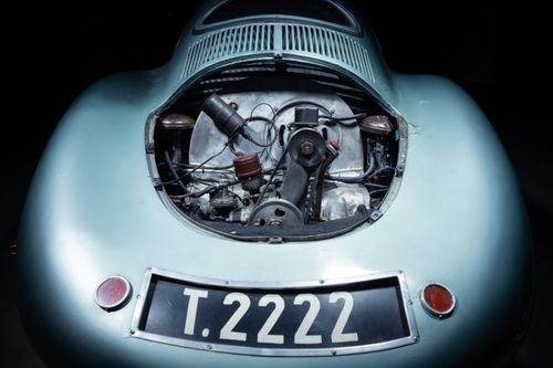 The Type 64 shares the same flat-four-cylinder air-cooled engine from the Type 1 Volkswagen, but was tuned to 32 horsepower through the use of larger valves, dual carburetors, and a higher compression ratio in preparation for the 1,500-kilometer Berlin-Rome endurance race.