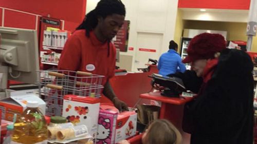 US cashier inspires with small act of kindness