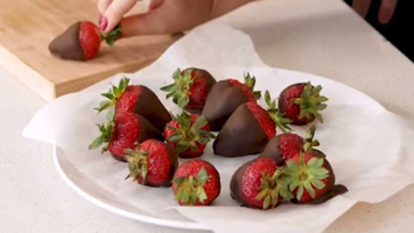 Anna Polyviou's chocolate strawberries