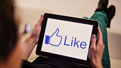 Facebook users will soon be able to shop without interrupting their social life