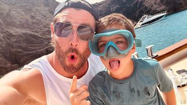 Chris Hemsworth with son. 