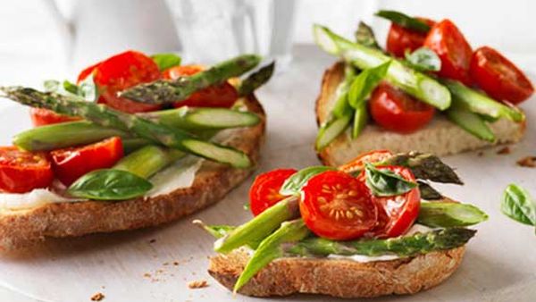 Weight watchers' breakfast bruschetta