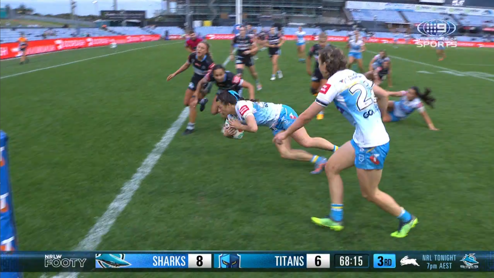 Gold Coast 'hero' scores last-gasp try as Titans stun Sharks at the death