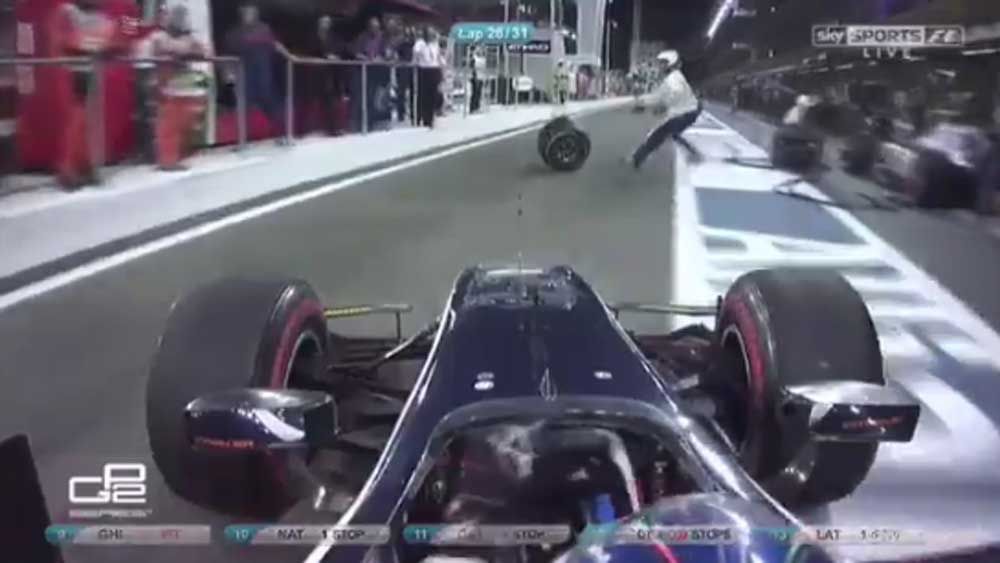 Motorsport: Mechanic avoids being run over by driver in GP2