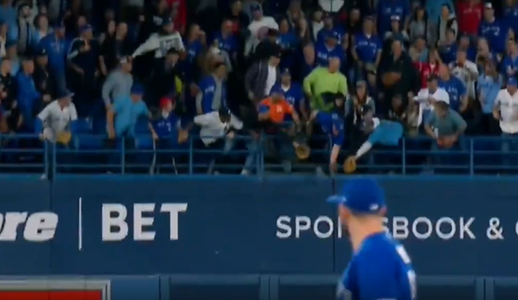 Fans miss 61 HR ball, Jays bullpen coach gets it to Judge