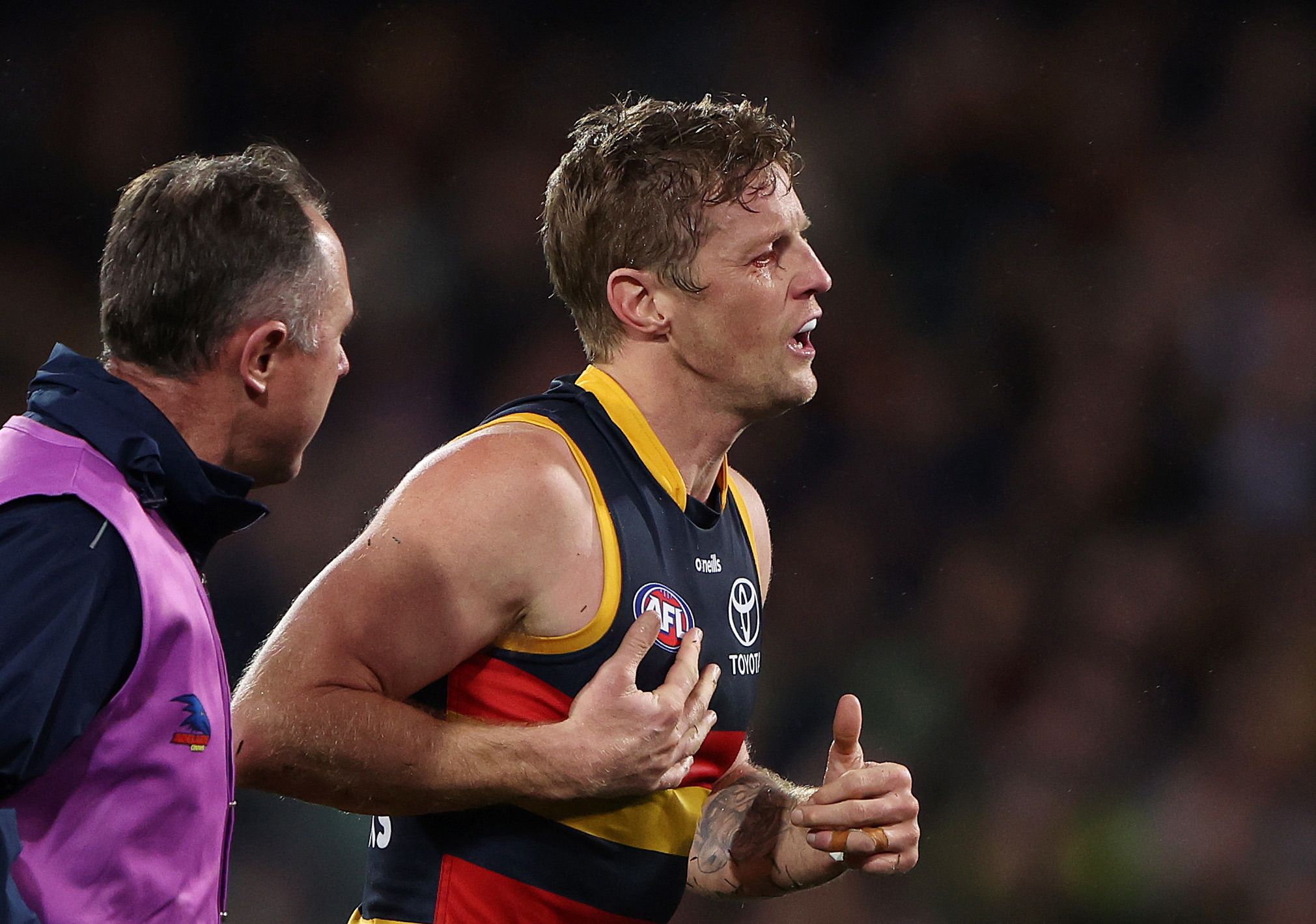 Former Adelaide Crows captain Rory Sloane announces sudden retirement due to 'risk of another eye injury'