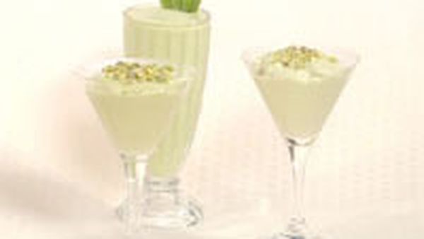 Avocado and apple smoothie & avocado mousse