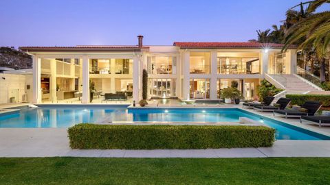 Property real estate Domain listing house property pool designer luxury mansion Gold Coast