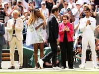 Federer's 'awkward' walk among tennis legends