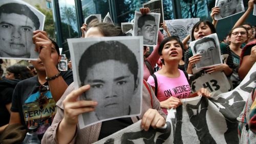 Gang members confess to massacre of 43 missing students in Mexico