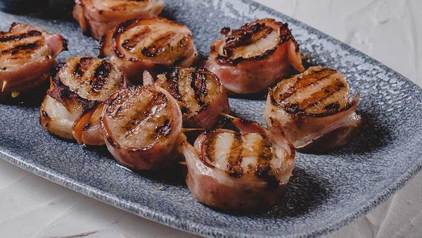 Merv Hughes' bacon-wrapped scallops with spicy mayo recipe