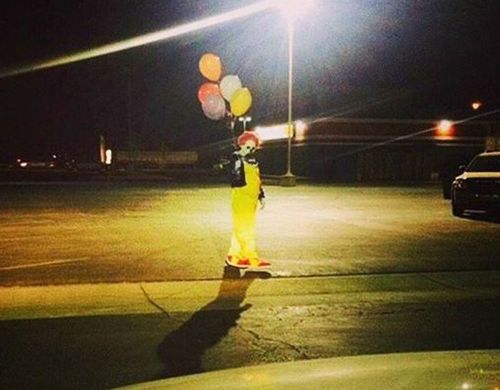 Creepy clowns terrorise rural Californian town