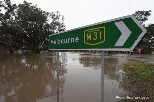 Flooding on the Hume Freeway. (Twitter via SES)