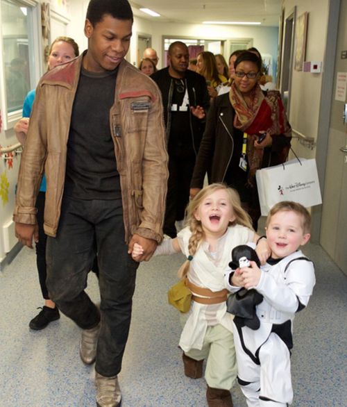 John Boyega visited children at a London hospital. (Instagram / @john_boyega)