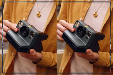 9PR: Polaroid camera