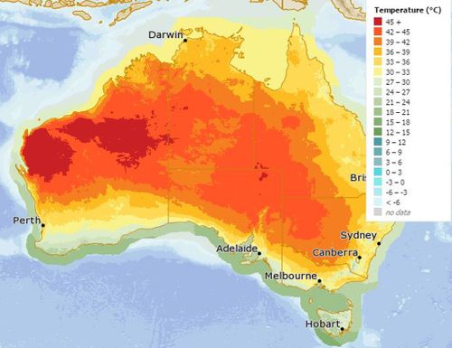 Fire danger warnings issued as Western Australian heatwave forecast to approach 50C