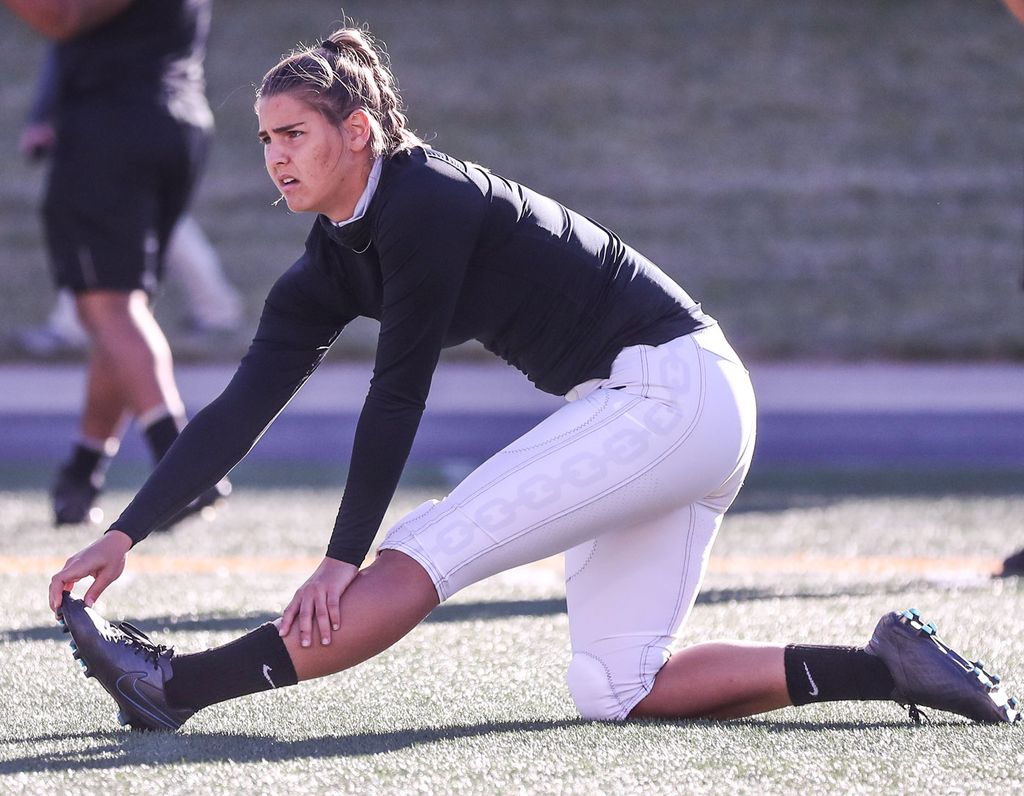 Sarah Fuller Becomes First Woman To Play Top Tier Us College Football Vanderbilt Vs Missouri