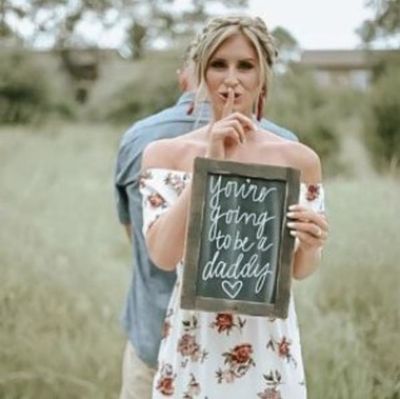 This wife surprised her husband with a chalkboard announcement just for him. Aah.
