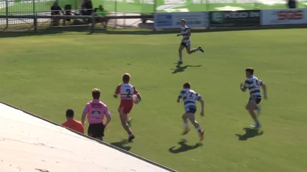 Schoolboy scores diving try