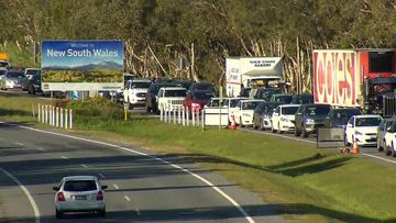 Coolangatta traffic Queensland border