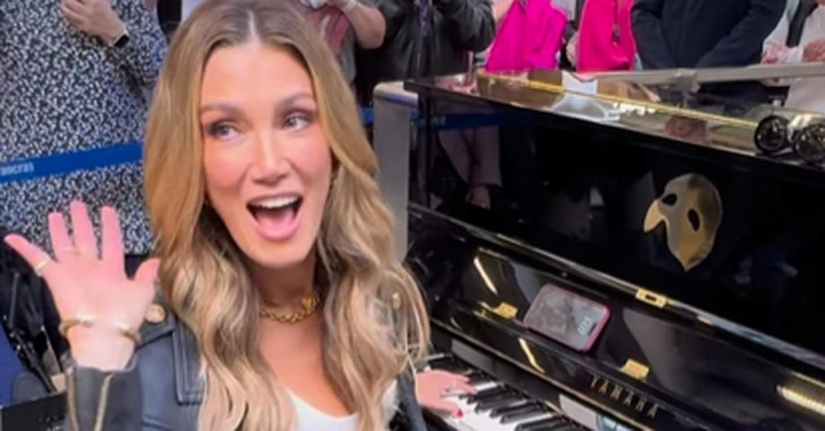 Delta shocks commuters with performance in unlikely place