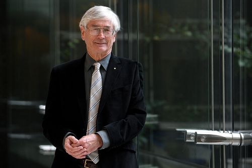 Dick Smith is calling for the government to change the Civil Aviation Act 1988. (AAP)