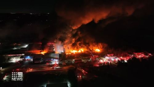 Un déraillement de train dans le nord-est de l'Ohio déclenche un incendie massif