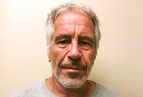 Jeffrey Epstein na foto do Registro de Criminosos Sexuais do Estado de Nova York (AP)
