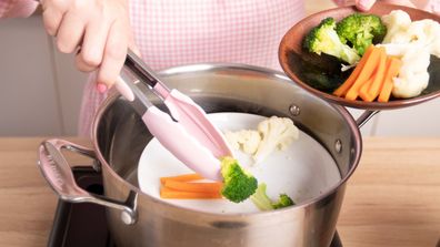 How to steam veggies with not steamer basket