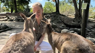 Phoebe Dynevor holidays in Australia 