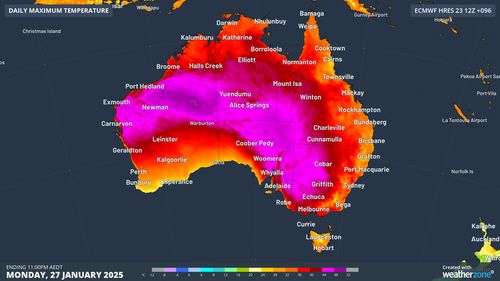 Melburnians are preparing to swelter through 42 degree conditions on the Australia Day public holiday.