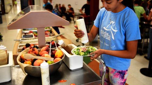 US cafeteria worker quits over ‘lunch shaming’ policy 