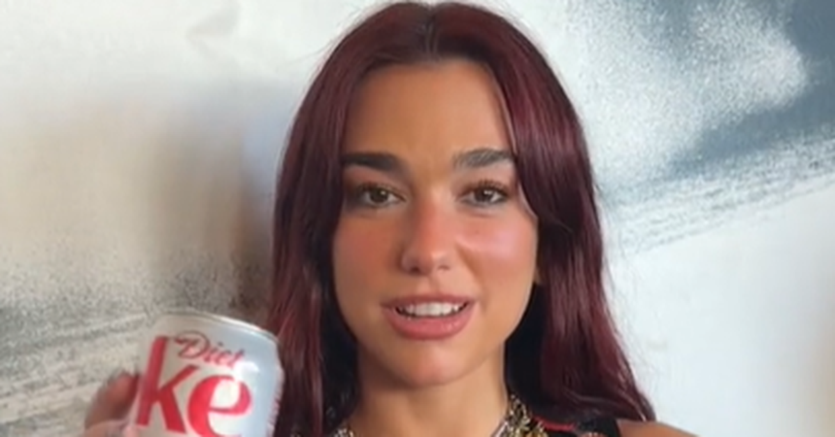 Dua Lipa adds pickle juice and jalapenos to her Diet Coke in wild video