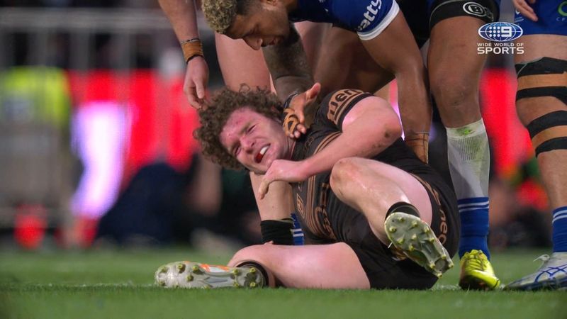 Martin forced off with injury | Nine.com.au