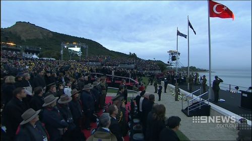 The crowd at the Gallipoli ceremony. (9NEWS)