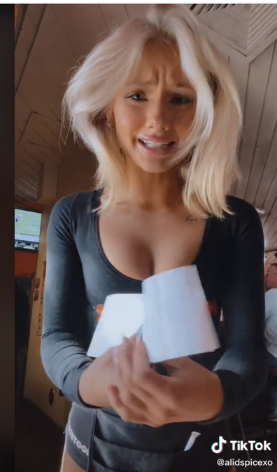 Waitress ridiculed by TikTok for being 'ungrateful' for tips