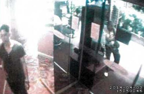 
Jamie Gao allegedly entering the Meridian Hotel at Hurstville in April 2014. (AAP)