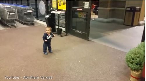 Toddler’s mind blown by automatic doors at grocery store