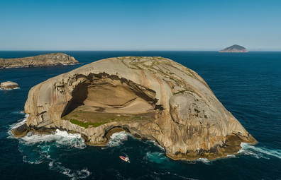 Pennicott Wilderness Journeys Skull Rock at Wilson's Promenatory