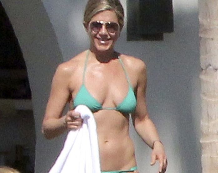 Jennifer Aniston Wearing a Bikini