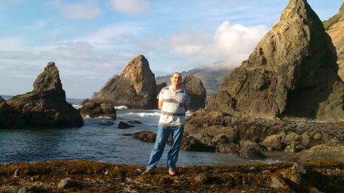 Mystery 'solved' - Man in photo comes forward after skeletal remains found in Tasmanian forest