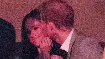 Prince Harry and Meghan Markle relationship: Couple share secret kiss at Invictus Games, October 2017