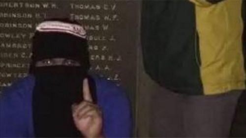 Sydney schoolboy stikes jihadi pose at war memorial