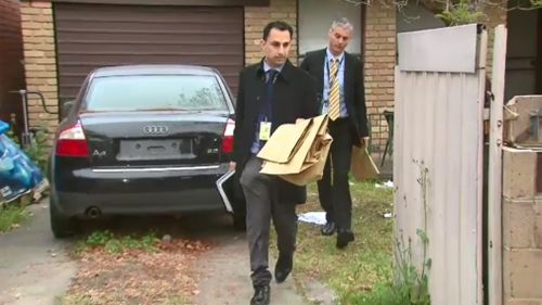 Detectives took away bagged evidence. (9NEWS)
