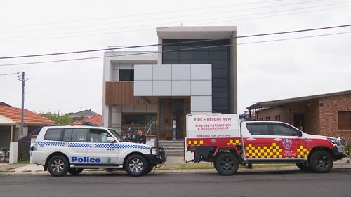 A﻿ lavish mansion that was once the backdrop to the infamous wedding of disgraced politician Salim Mahajer has been the target of a suspected firebombing. 