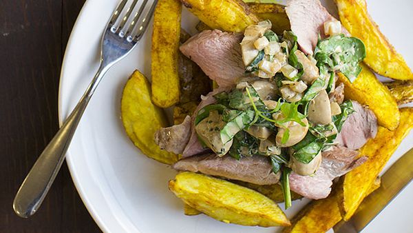 Lamb, creamy mushroom and spinach sauce with chippies