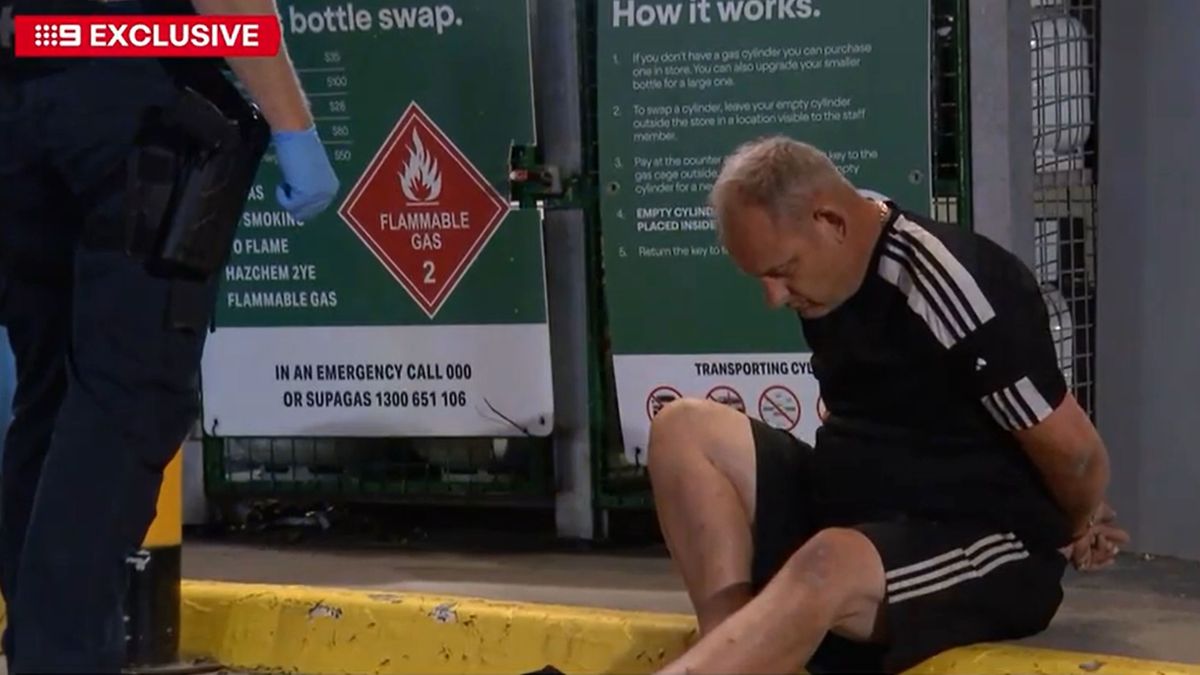 Hawthorn East: Grandson of notorious Melbourne crime matriarch arrested  after police car rammed