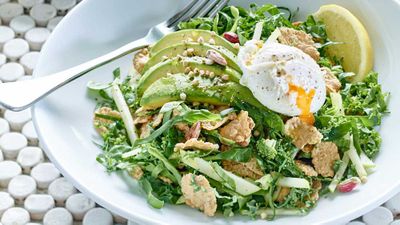 Recipe: <a href="http://kitchen.nine.com.au/2016/10/20/10/56/gluten-free-breakfast-salad-with-poached-egg-and-avocado" target="_top">Gluten free breakfast salad with poached egg, kale and avocado</a>