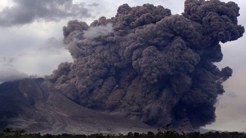 Lombok's Mount Rinjani has erupted again. (Twitter)